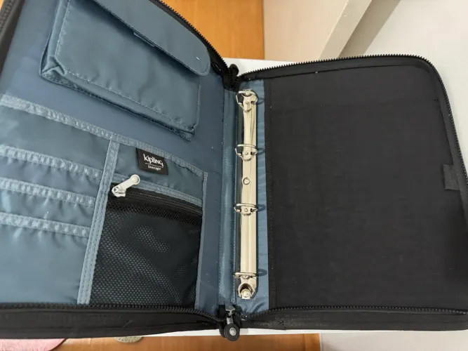 Fichário Kipling Original - Novo! Usado menos de 3 meses 