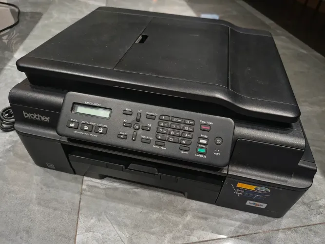 Impressora Brother MFC-J200