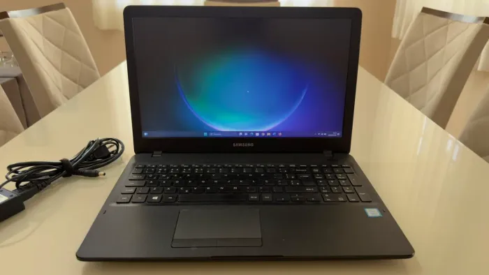 Notebook Samsung 3 muito conservado, i5-7200U, 4gb ram, ssd 256gb, tela 15,6", bateria boa