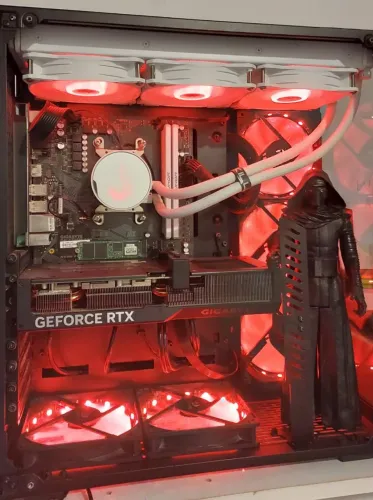 RTX 4070 SUPER - IMPECÁVEL