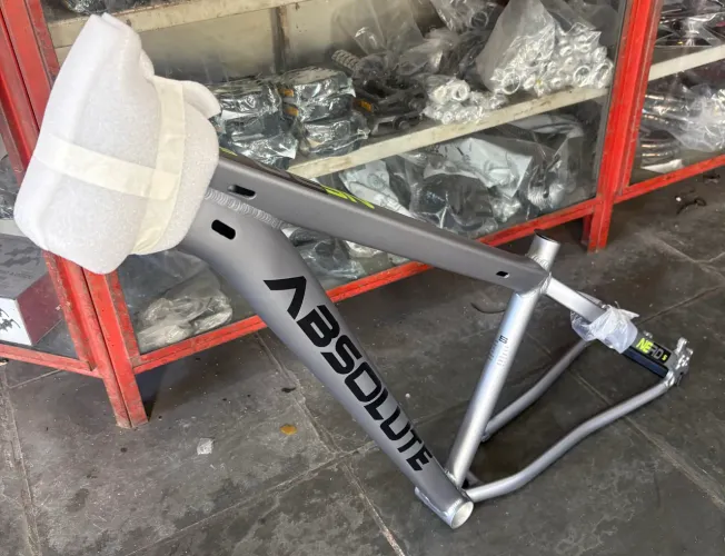 Quadro Absolute Nero 5 Aro 29 - Produto Novo 