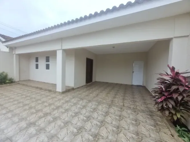 Casa disponível para locação no Jardim Esplanada, Marília/SP.