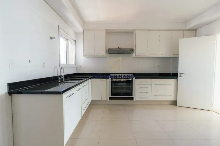 Apartamento para locação 256 m² por R$ 6.000,00 + Cond + IPTU - Edifício Santiago - Araçat