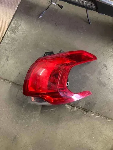 Lanterna Traseira Direita Original Peugeot 2008 2015 / 2018