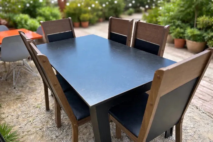 Mesa com 6 cadeiras