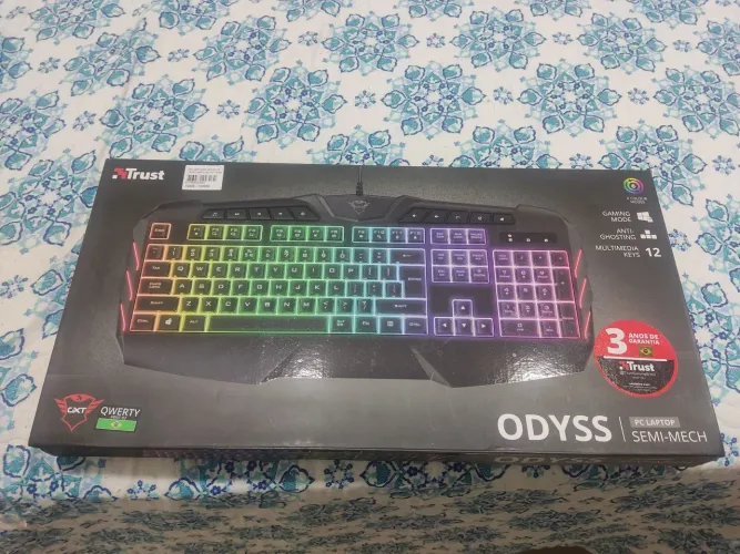 Teclado Gamer Teclado 24306 GXT ODYSS LED Semi Mecanico Multimidia ABNT2