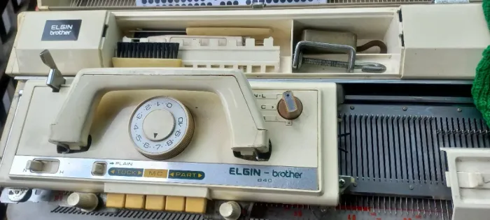 Máquina de Tricô Elgin Brother