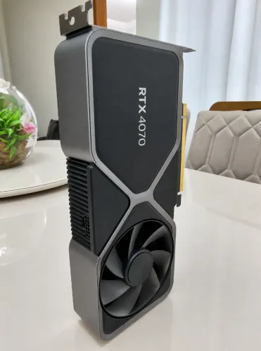 NVIDIA RTX 4070 Founders Edition 12 GB