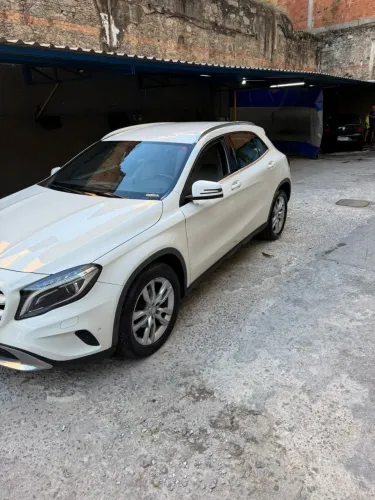 Mercedes-Benz GLA 200 Adv. 1.6/1.6 TB 16V Flex Aut. 2015
