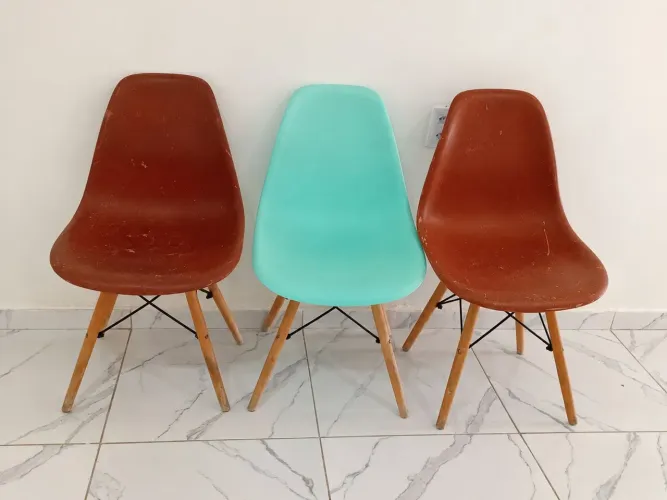 6 cadeiras Eames +2 tampos de vidro e 3 tapetes