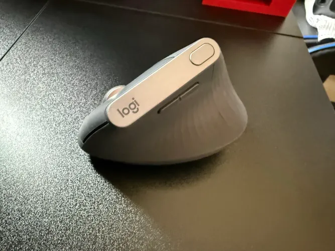 Logitech MX Vertical Ergonômico Sem Fio - Pouco Usado