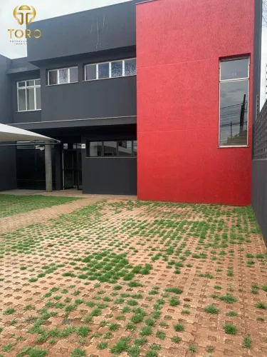 Aluga-se Barracão comercial na Av. Nildo Ribeiro da Rocha, 1295 em Maringá PR.