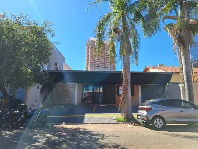Casa com salas/escritórios comerciais - Nova Suíça 