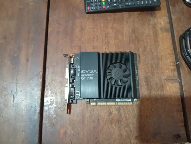 Vendo Placa de Vídeo Usada GT730 EVGA