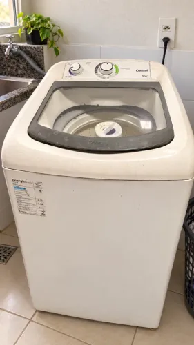 Máquina de Lavar Consul 9 kg Funcionando com Avarias