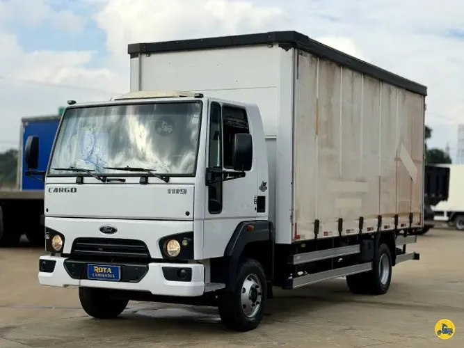 FORD CARGO 1119 4X2 3/4 2016/2017 BAÚ SIDER