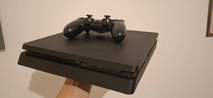 PlayStation 4 + Dualshock