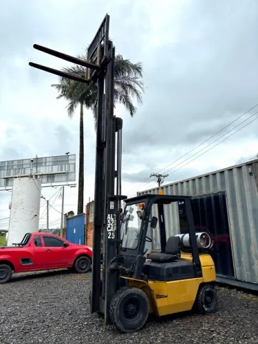 Empilhadeira HELI CHL 2.5T ano 2014