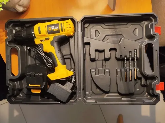 Parafusadeira Furadeira Black Tools 12V NOVA