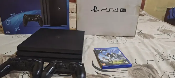 PS4 Pro 1TB 4K - Mod. 7214B - Versão 13.04 (Pronto p/ Desbloqueio)