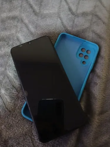 Samsung Galaxy A12 (usado) + capinha