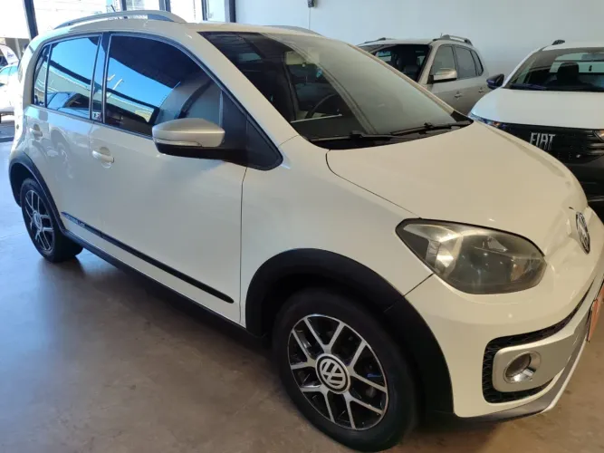 Volkswagen Up! Cross 1.0 TSI Total Flex 12V 5P 2016