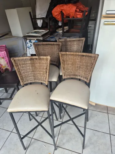 Vendo 4 banquetas