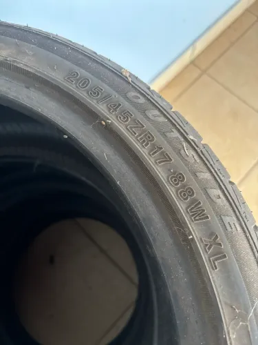 PENEU 205/45 R17