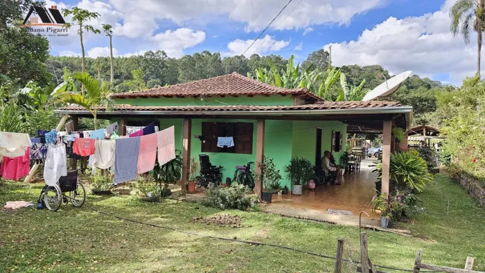 Chácara para Venda em Pedra Bela, 2 dormitórios, 2 banheiros