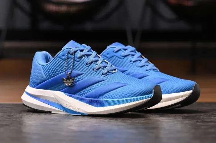 Tênis Adidas Strike 34 ao 43