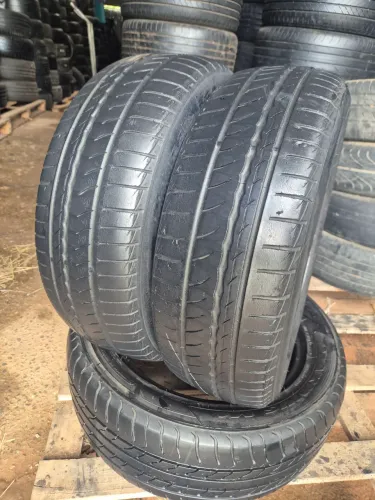 Par de pneus 185/60/15 Pirelli 