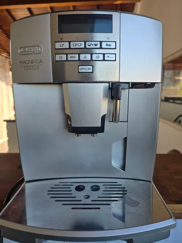 Cafeteira Dellonguini