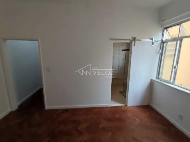 Apartamento : / Residencial / Glória