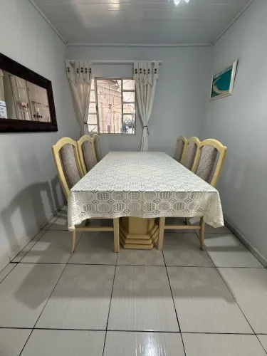 Mesa de Jantar com 6 cadeiras