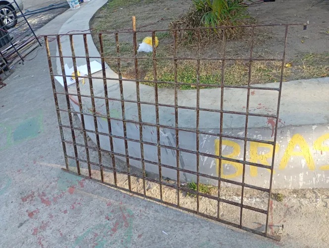 Aranha de janela 1.metro de altura 1.50 de largura