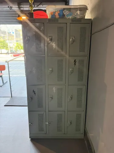 Armário ferro (locker)