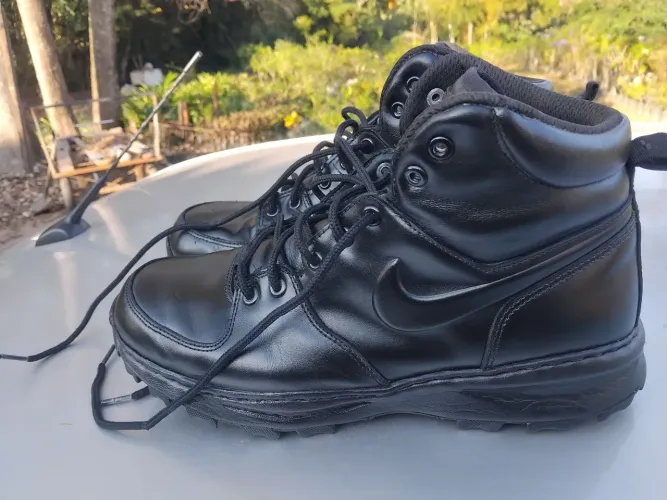 Linda bota nike 