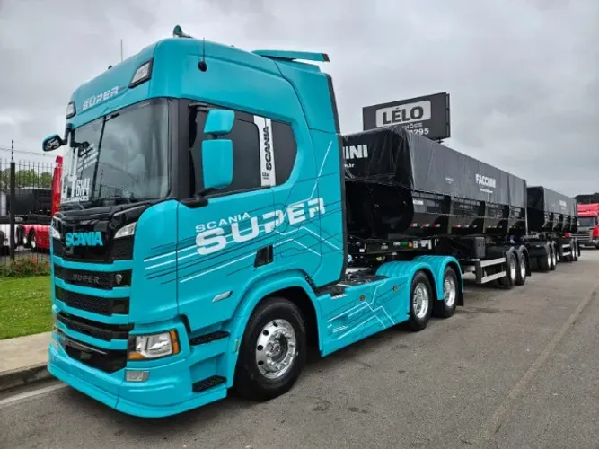 Scania R560 SUPER 6x4 bug leve mola RETARDER + Rodocaçamba Fachini Ano 27 0km 35m³ c/ pneu
