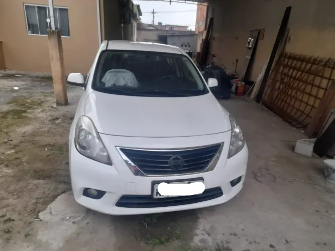 Nissan Versa SL 1.6 16V Flex Fuel 4P Mec. 2014