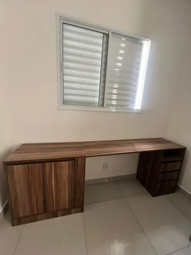 Escrivaninha para apoiar notebook ou computador 