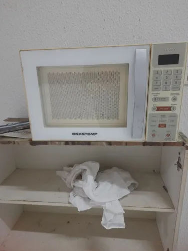 Micro-ondas com defeito 