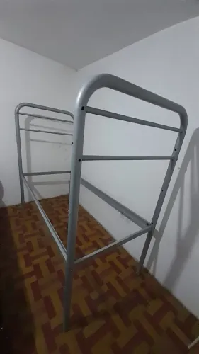 Vende cama beliche de ferro