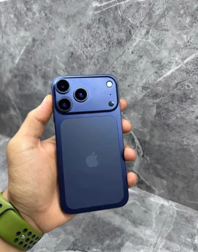 Vendo IPhone 11 Remodelado 17 Pro azul Semi Novo!