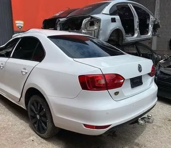 Peças Jetta 2.0 Aspirado 2013 Porta Farol Capo Lanterna Motor Câmbio Parachoque Tampa Bico
