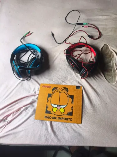 2 incríveis headsets gamers e 1 Mousepad de boa qualidade 