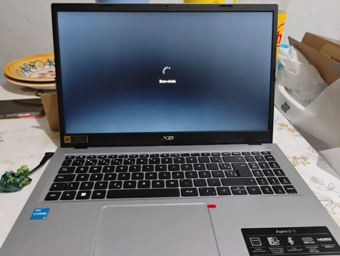 Vende-se um notebook Acer novinho