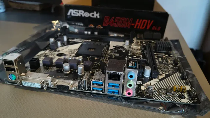 Placa Mãe ASRock B450M-HDV R4.0 AM4 DDR4