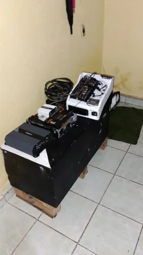 Pra vender logo, som alto motivo 3 MB novos quem toca e ele viu