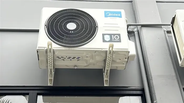 Ar condicionado MIDEA quente/ frio 24.000 Btus 7 meses de uso. 
