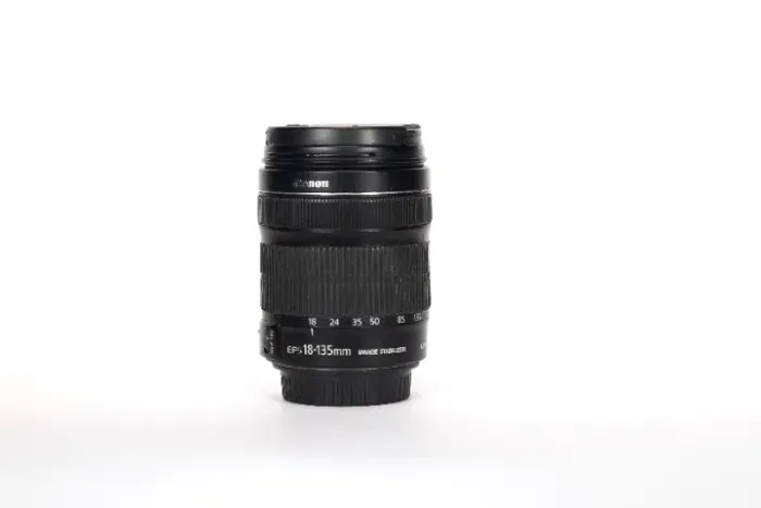 Lente Canon EFS 18-135mm 3.5 - 5.6 USM STM
